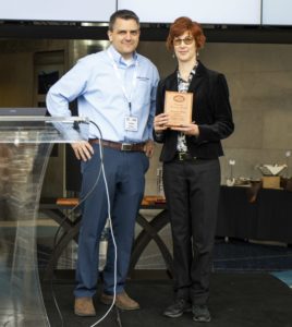 Svetlana Olbina receiving award