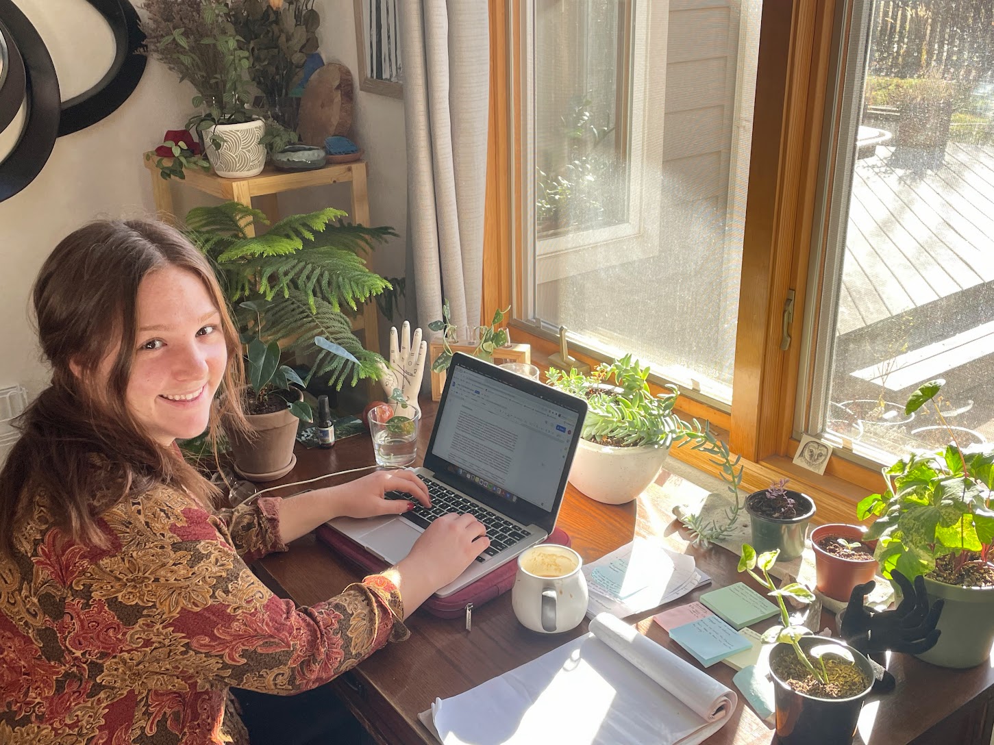 colorado state university school of social work bsw grad jenna biedscheid completing her international field placement using virtual connectivity tools